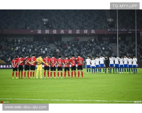 赛前默哀仪式,纪念足球传奇人物 赛前默哀仪式,纪念足球传奇人物