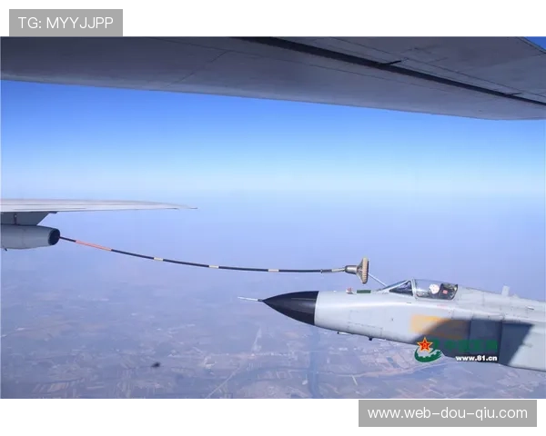 空中加油战术再现环法，副将提前突围为主将提供关键补给