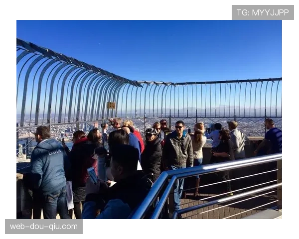 门将的神扑：纽约岛人队Ilya Sorokin连续三次扑出对方强打射门