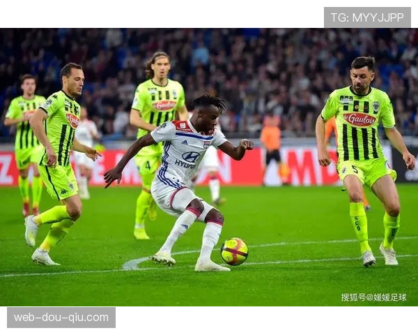 摩纳哥公布对阵里昂大名单,本耶德尔领衔攻击线